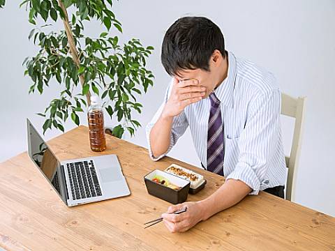 疲労感・食欲不振イメージ